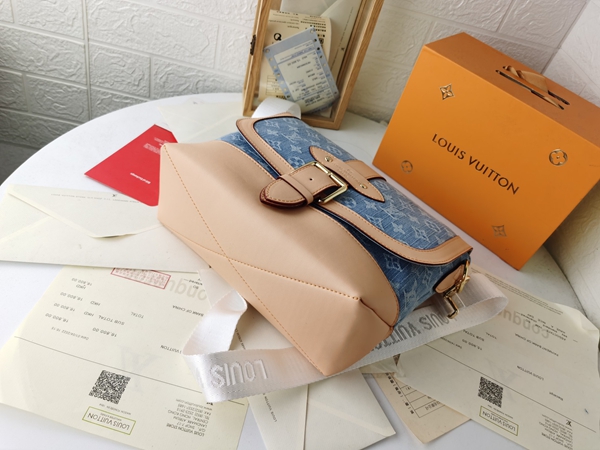 ルイヴィトンバッグ素材ディテール